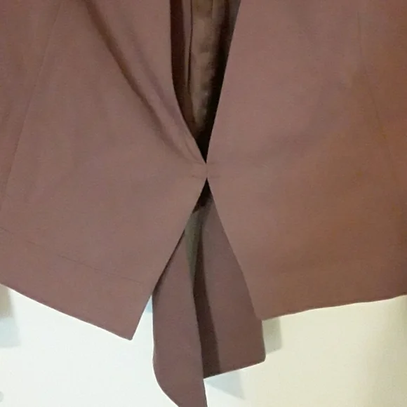 Good condition- nude/rust GAP blazer - Picture 3 of 4